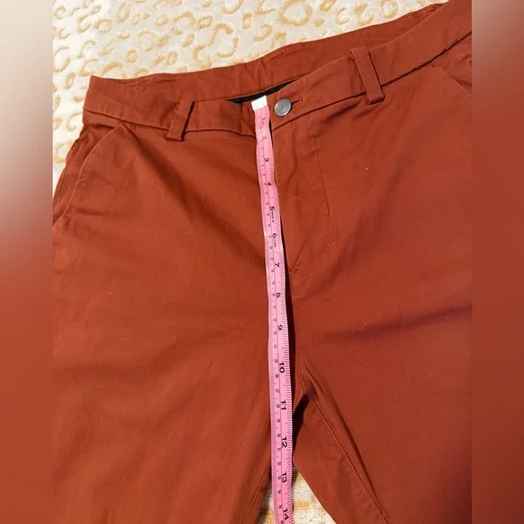 Lululemon athletica Women’s Burgundy 
Size: 30 - Picture 6 of 12